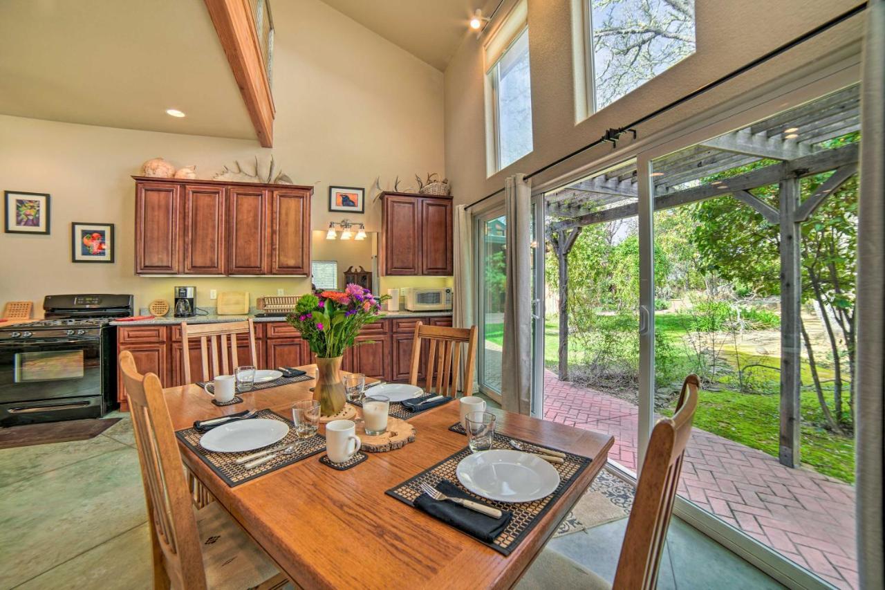 Hilltop Loft Ukiah Vacation Rental! Exterior foto