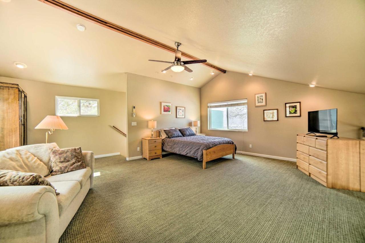 Hilltop Loft Ukiah Vacation Rental! Exterior foto